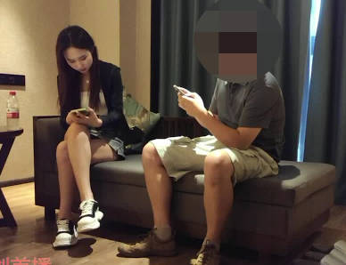 杏吧原创・清纯大学生下海兼职・一脸的不情愿也要服从还怕疼・极品哥