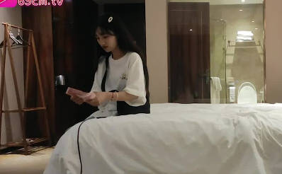 草莓视频・约啪巨乳大学生兼职妹・妹子幽默分享第一次经历・玉面探花