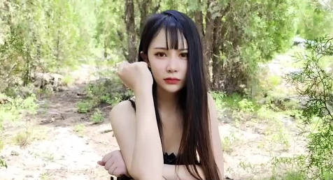猛料原创・上山砍柴村民偶遇抑郁的寂寞少妇・糖糖