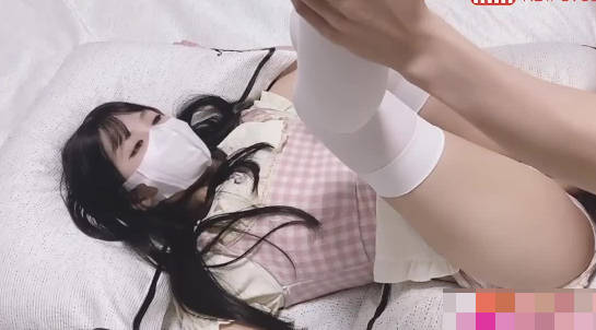 草莓视频・厨房输出粉嫩小厨娘・内射后白浆喷了一屁股・小敏儿