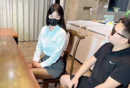 萝莉社・职场升职记・将骚穴内射满浓精・奶咪酱