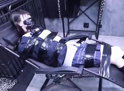 草莓视频・柠檬美少女全身束缚窒息训练