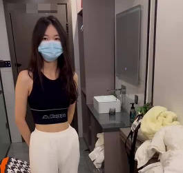 长沙处女九儿宾馆里约拍被摄影小哥哥开猪油了・江南第一深情