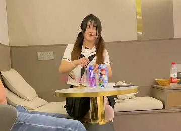 杏吧原创・今天约了个可爱的学生妹・周星星