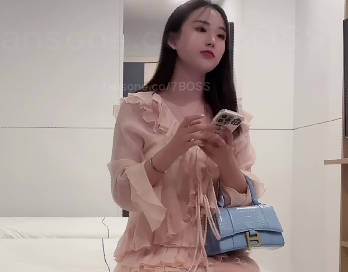 今天约到极品甜美学妹说话温柔骚气可人・7BOSS