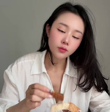 瑶瑶的恋足癖与精液面包・汐梦瑶