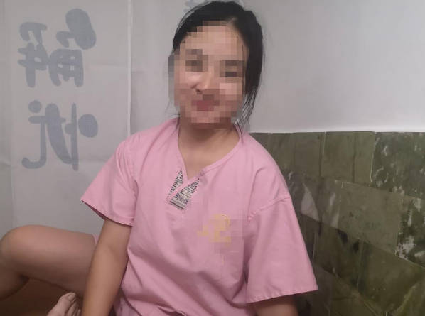 海角社区・在洗浴中心跟弟弟做爱・弟弟听话就给他找女人