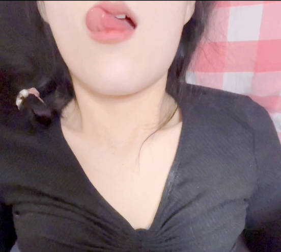 海角社区・与美女邻居偷情的时候她老公打电话查岗边接电话边挨操