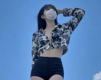 海角社区・领导叫我出去应酬・喝得烂醉・回来看到姐姐在睡觉忍不住跟她强行发生关系