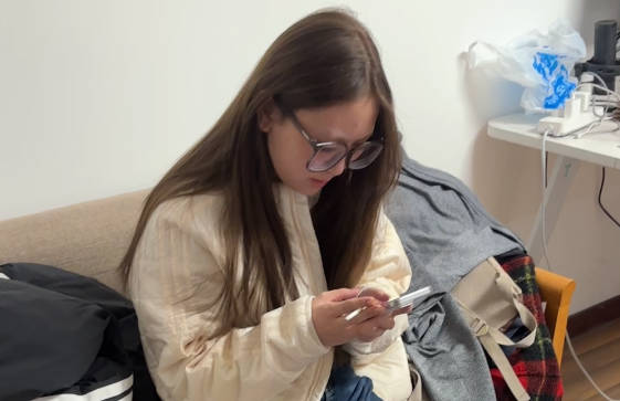 海角社区・朋友介绍的抽烟埋钉纹身的妹子・操着很舒服小穴很紧