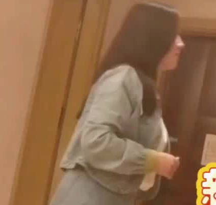 新来的女教员-董庆良