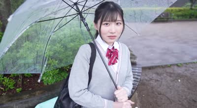 PIYO-222 えっ！！初体験の相手は60歳！？この子、筋金入りの年上好きです。 ’おじさんたちを虏にするピュアすぎるマゾ少女 みなみちゃん’