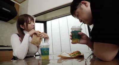 MADV-565 幼なじみの巨根を溺爱！无防备が过ぎる莉央の过激诱惑！全裸よりSKBな透明バニー痴女のベロキス杭打ち骑乗位 流川莉央