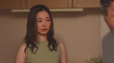 ADN-745 妻を差し出すか、会社をクビになるか。究極の選択を迫られ、絶倫上司に妻を差し出すしかなかった言いなり温泉旅行。 夏目彩春