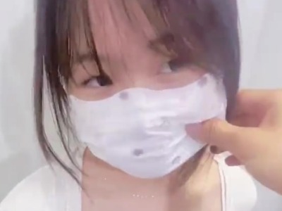 51吃瓜网.骚气女友竟为了一部电影就吐口舌之快开场前鸡巴先爽翻
