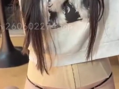 海角社区.背着老公和情人去酒店甜蜜约会做爱时自己拍自己感觉好羞耻啊