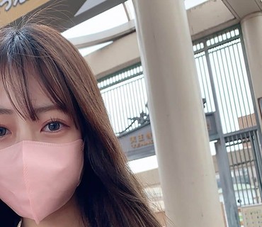 FC2PPV-3189426年仅20岁便已拥有如此性感的曲线美这位肤白胸大F罩杯的现役女大学生以淫靡的表情贪婪地吮吸肉棒最终被连续内射女大学生